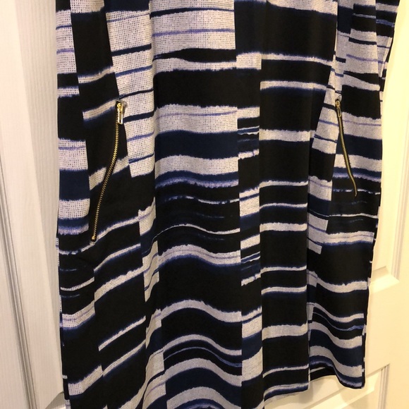 Avon Signature Collection Plus Size 1X 18/20 Abstract Sheath Dress with Pockets - Picture 2 of 4